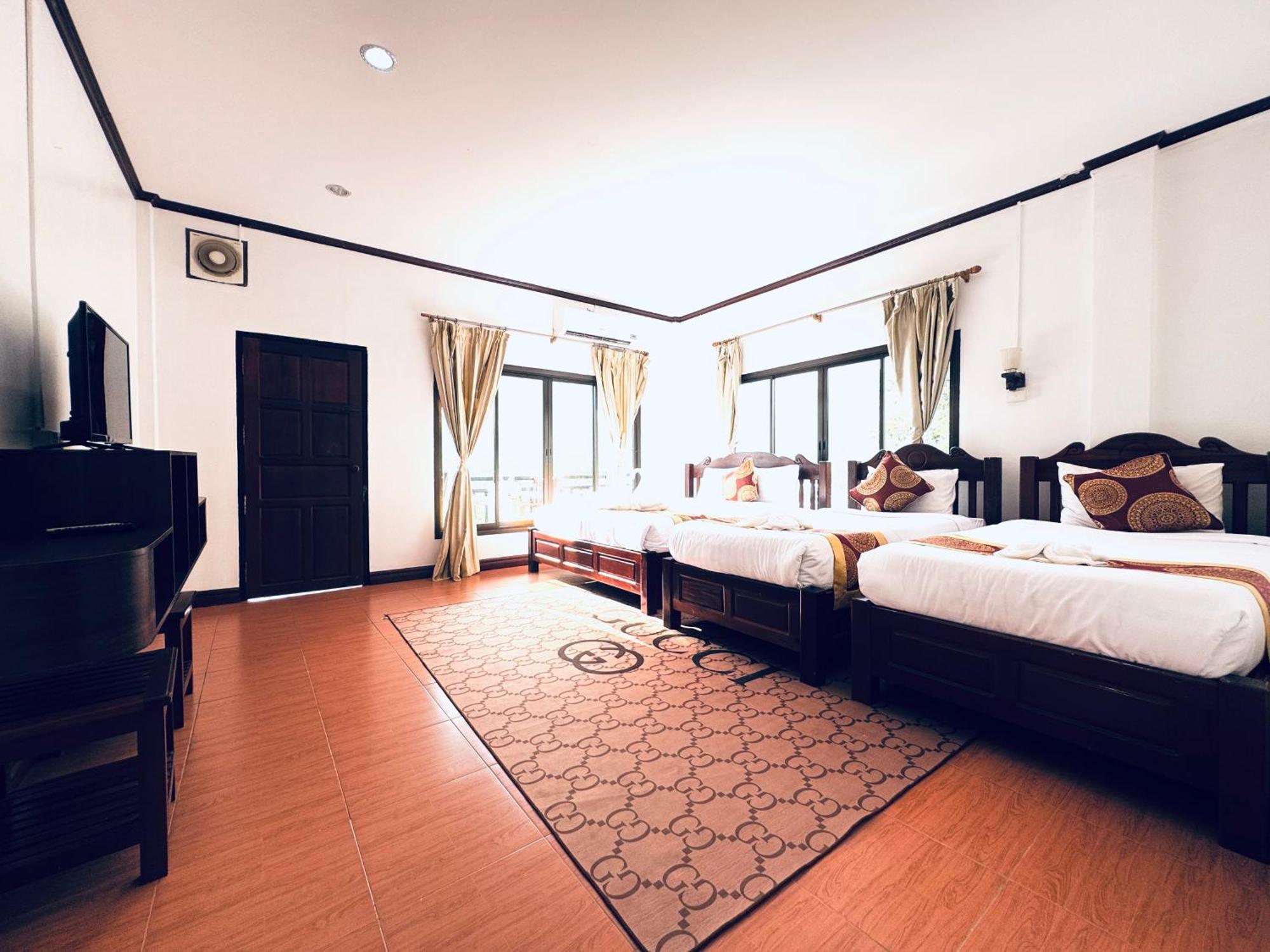 Vang Vieng Hana River View Hotel & Travel ภายนอก รูปภาพ