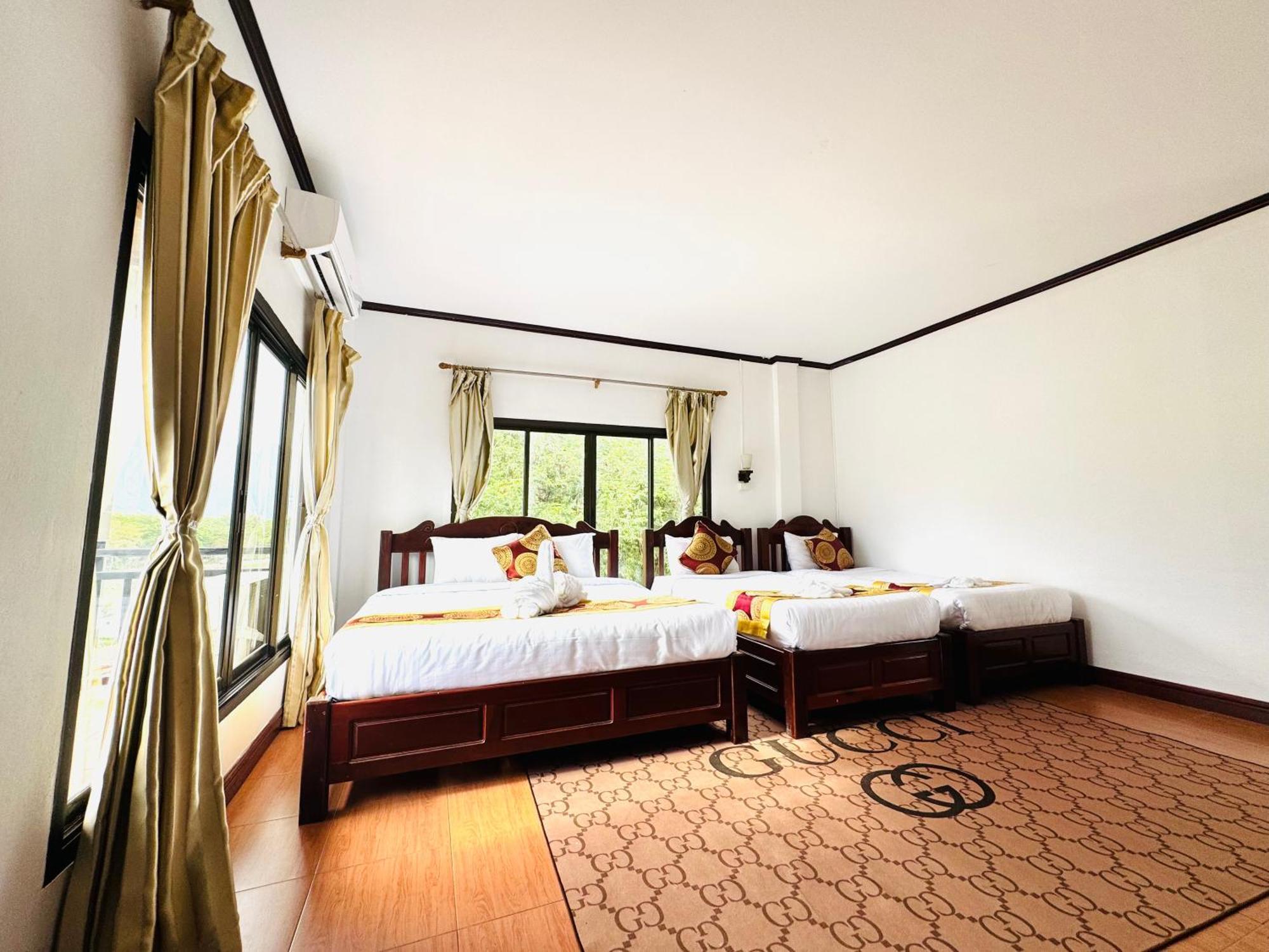 Vang Vieng Hana River View Hotel & Travel ภายนอก รูปภาพ