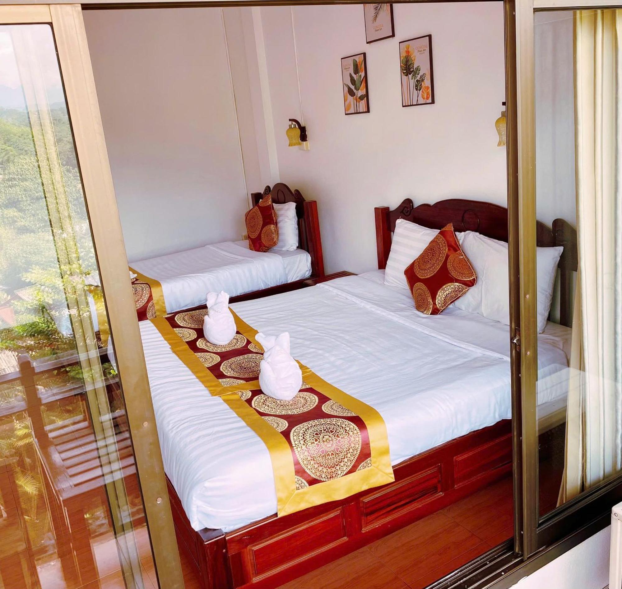 Vang Vieng Hana River View Hotel & Travel ภายนอก รูปภาพ